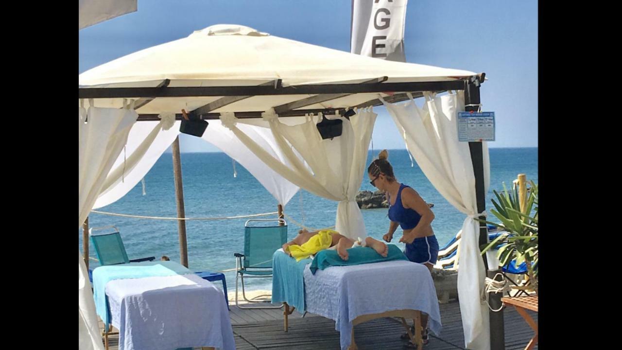 Mi Capricho A16 Beachfront Apartment Sitio de Calahonda Esterno foto